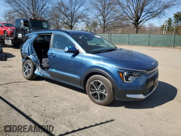 2024 Kia Niro EX Touring with VIN KNDCR3LE6R5163859, listed as a Copart auction lot 48325515 with 2,861 mi miles and Salvage Title. Bid and sale history available at carsss.com. Image 4.