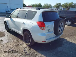 2008 Toyota RAV4 Ltd with VIN JTMBK31V585058568, listed as a IAAI auction lot 42049063 with 1 mi miles. Bid and sale history available at carsss.com. Image 3.
