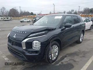 2024 Mitsubishi Outlander ES z VIN JA4J3UA89RZ031760, wystawiony jako IAAI lot #41140604 z przebiegiem 54 640 mil mil oraz . Historia ofert i sprzedaży dostępna na DreamBid. Obrazek 17.