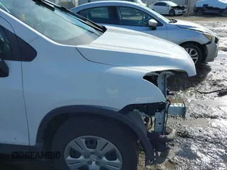 2016 Chevrolet Trax LS with VIN 3GNCJKSB3GL267030, listed as a IAAI auction lot 41485429 with 126,301 mi miles. Bid and sale history available at carsss.com. Image 6.