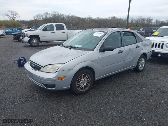 2007 Ford Focus S with VIN 1FAHP34N47W261179, listed as a IAAI auction lot 41931042 with 216,400 mi miles. Bid and sale history available at carsss.com. Image 2.