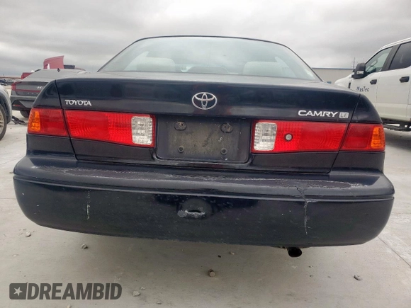 2001 Toyota Camry CE z VIN 4T1BG22K71U032545, wystawiony jako Copart lot #60883095 z przebiegiem 199 864 mil mil oraz Czysty tytuł • Clean title. Historia ofert i sprzedaży dostępna na DreamBid. Obrazek 6.