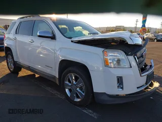 2015 GMC Terrain SLT z VIN 2GKFLTE38F6189412, wystawiony jako IAAI lot #41337353 z przebiegiem 139 336 mil mil oraz . Historia ofert i sprzedaży dostępna na DreamBid. Obrazek 1.