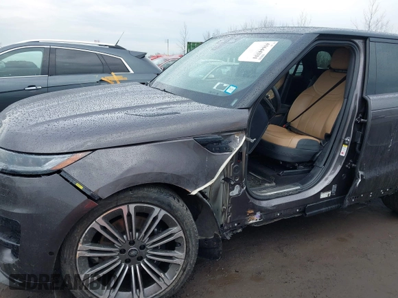 2024 Land Rover Range Rover Sport Dynamic SE with VIN SAL1L9FU6RA179154, listed as a IAAI auction lot 41644331 with 16,978 mi miles and . Bid and sale history available at DreamBid. Image 6.