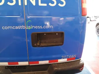 2015 Chevrolet Express Cargo z VIN 1GCWGFCF5F1161049, wystawiony jako IAAI lot #42399489 z przebiegiem 192 575 mil mil oraz . Historia ofert i sprzedaży dostępna na DreamBid. Obrazek 1.