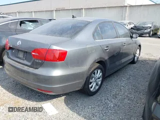 2013 Volkswagen Jetta SE with VIN 3VWDP7AJ0DM352654, listed as a IAAI auction lot 42552411 with 84,145 mi miles and . Bid and sale history available at DreamBid. Image 4.