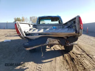 2000 GMC Sierra 1500 with VIN 1GTGC24R5YR198477, listed as a Copart auction lot 76717374 with 109,201 mi miles and Salvage Title. Bid and sale history available at DreamBid. Image 6.