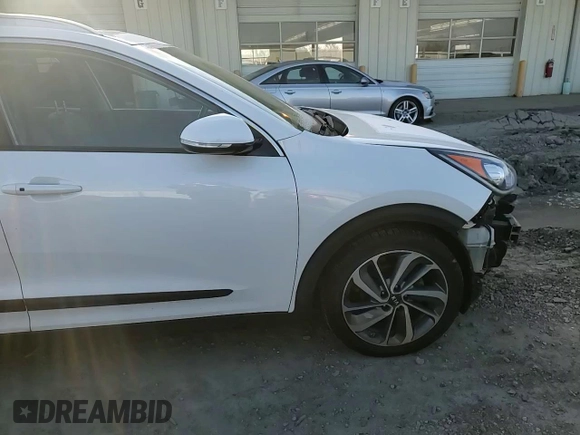 2019 Kia Niro Touring with VIN KNDCE3LC3K5303186, listed as a Copart auction lot 83023374 with 0 mi miles and Salvage Title. Bid and sale history available at carsss.com. Image 12.