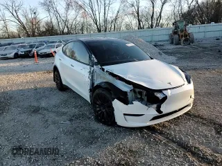 2023 Tesla Model Y Long Range z VIN 7SAYGAEE5PF672546, wystawiony jako Copart lot #42779065 z przebiegiem 27 570 mil mil oraz Nie do naprawy • Non repairable. Historia ofert i sprzedaży dostępna na DreamBid. Obrazek 15.