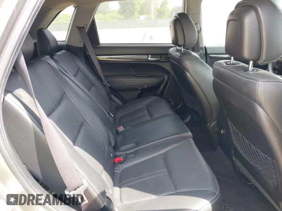 2011 Kia Sorento EX with VIN 5XYKU3A14BG100573, listed as a IAAI auction lot 42084108 with 245,187 mi miles. Bid and sale history available at carsss.com. Image 8.