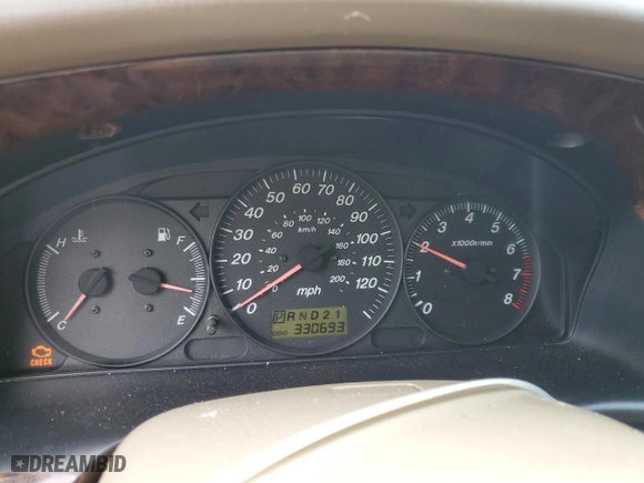 2000 Mazda MPV DX with VIN JM3LW28G0Y0116245, listed as a Copart auction lot 71654914 with 330,693 mi miles and Salvage Title. Bid and sale history available at carsss.com. Image 9.
