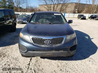 2011 Kia Sorento LX with VIN 5XYKTCA18BG032622, listed as a Copart auction lot 81413914 with 146,717 mi miles and Clean Title. Bid and sale history available at carsss.com. Image 5.