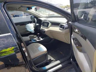 2017 Kia Sorento LX with VIN 5XYPG4A34HG276651, listed as a IAAI auction lot 41971527 with 122,640 mi miles. Bid and sale history available at carsss.com. Image 5.