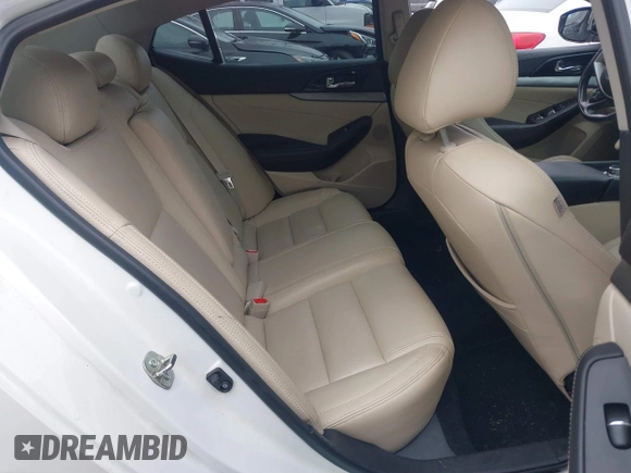 2016 Nissan Maxima S with VIN 1N4AA6AP2GC412533, listed as a IAAI auction lot 41831813 with 122,933 mi miles and . Bid and sale history available at DreamBid. Image 8.