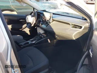 2020 Toyota Corolla LE with VIN JTDEPRAE7LJ113796, listed as a IAAI auction lot 41222712 with 1 mi miles. Bid and sale history available at carsss.com. Image 5.