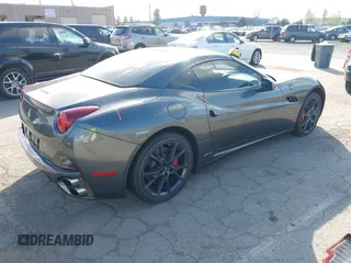 2010 Ferrari California с VIN ZFF65LJA7A0168421, выставлен на аукционе IAAI как лот 42178913 с пробегом Не указан миль и . История ставок и продаж доступна на DreamBid. Изображение 4.