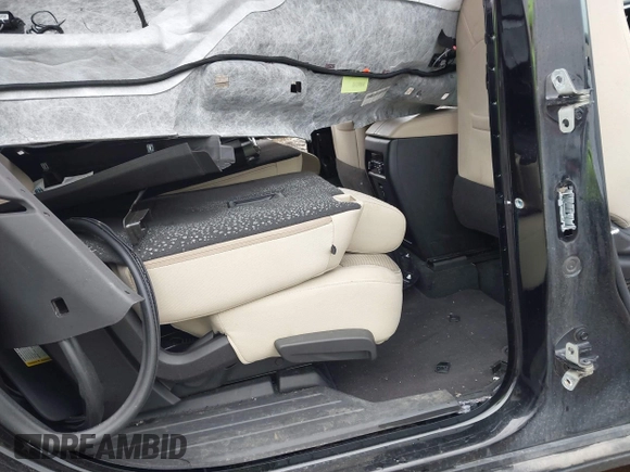 2022 Chevrolet Traverse LS with VIN 1GNERLKW3NJ107809, listed as a IAAI auction lot 41481333 with Not Provided miles. Bid and sale history available at carsss.com. Image 8.