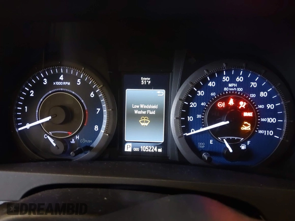 2018 Toyota Sienna XLE Auto Access Seat with VIN 5TDYZ3DC8JS935926, listed as a IAAI auction lot 41630567 with 105,224 mi miles. Bid and sale history available at carsss.com. Image 7.