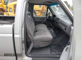 1996 Ford F-150 z VIN 1FTEF15YXTLC17633, wystawiony jako IAAI lot #42397239 z przebiegiem 208 005 mil mil oraz . Historia ofert i sprzedaży dostępna na DreamBid. Obrazek 5.