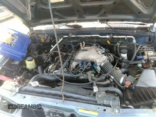 2000 Nissan Frontier XE z VIN 1N6ED27TXYC375617, wystawiony jako IAAI lot #42411448 z przebiegiem 381 933 mil mil oraz . Historia ofert i sprzedaży dostępna na DreamBid. Obrazek 6.
