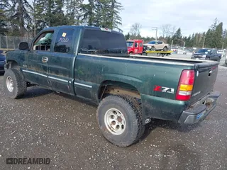 2002 Chevrolet Silverado 1500 LT with VIN 1GCEK19T32E123171, listed as a IAAI auction lot 41414530 with 203,090 mi miles. Bid and sale history available at carsss.com. Image 3.