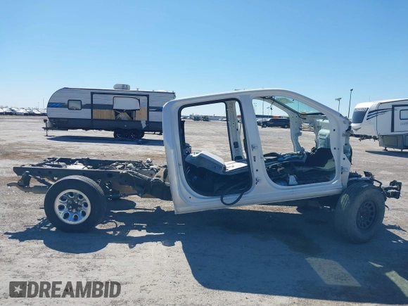 2019 Chevrolet Silverado 1500 High Country with VIN 1GCUYHEL9KZ249925, listed as a IAAI auction lot 41870963 with 1 mi miles. Bid and sale history available at carsss.com. Image 12.