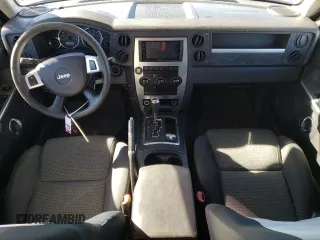 2010 Jeep Commander Sport z VIN 1J4RG4GT8AC139104, wystawiony jako Copart lot #84720134 z przebiegiem 167 646 mil mil oraz Szkoda całkowita • Salvage title. Historia ofert i sprzedaży dostępna na DreamBid. Obrazek 8.