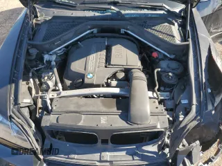 2013 BMW X5 xDrive35i z VIN 5UXZV4C53D0B24617, wystawiony jako Copart lot #48004515 z przebiegiem Nie podano mil oraz Szkody całkowita. Historia ofert i sprzedaży dostępna na DreamBid. Obrazek 12.
