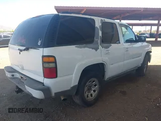 2005 Chevrolet Tahoe Z71 z VIN 1GNEC13T45R178349, wystawiony jako IAAI lot #42306137 z przebiegiem 366 874 mil mil oraz . Historia ofert i sprzedaży dostępna na DreamBid. Obrazek 4.