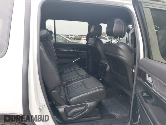 2022 Jeep Wagoneer Series II with VIN 1C4SJVBT5NS142754, listed as a IAAI auction lot 41423008 with 82,611 mi miles and . Bid and sale history available at DreamBid. Image 8.