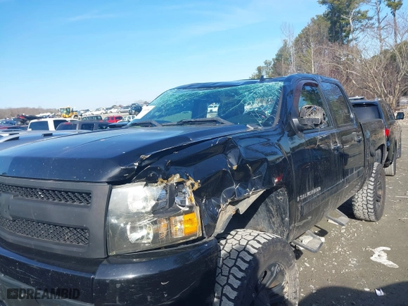 2008 Chevrolet Silverado 1500 LT w/1LT with VIN 2GCEK133881327399, listed as a IAAI auction lot 41334350 with 241,231 mi miles. Bid and sale history available at carsss.com. Image 6.