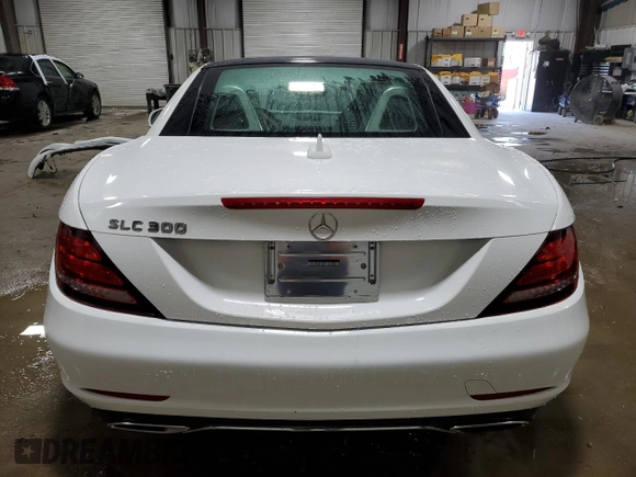 2017 Mercedes-Benz SLC 300 z VIN WDDPK3JA4HF141251, wystawiony jako Copart lot #71945714 z przebiegiem 47 165 mil mil oraz Szkoda całkowita • Salvage title. Historia ofert i sprzedaży dostępna na DreamBid. Obrazek 6.