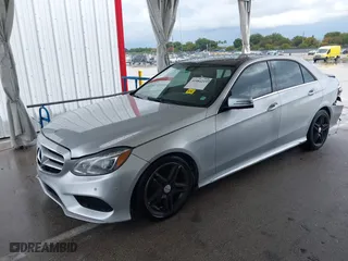 2014 Mercedes-Benz E-Class E 350 Luxury with VIN WDDHF8JB1EA816030, listed as a IAAI auction lot 41984219 with 117,790 mi miles. Bid and sale history available at carsss.com. Image 17.