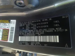 2021 Toyota Highlander XLE with VIN 5TDGZRAH4MS063067, listed as a IAAI auction lot 41740221 with 68,376 mi miles. Bid and sale history available at carsss.com. Image 9.