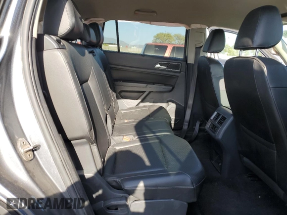 2018 Volkswagen Atlas SE with VIN 1V2KR2CA0JC576975, listed as a Copart auction lot 53897475 with 102,651 mi miles and Salvage title. Bid and sale history available at DreamBid. Image 11.