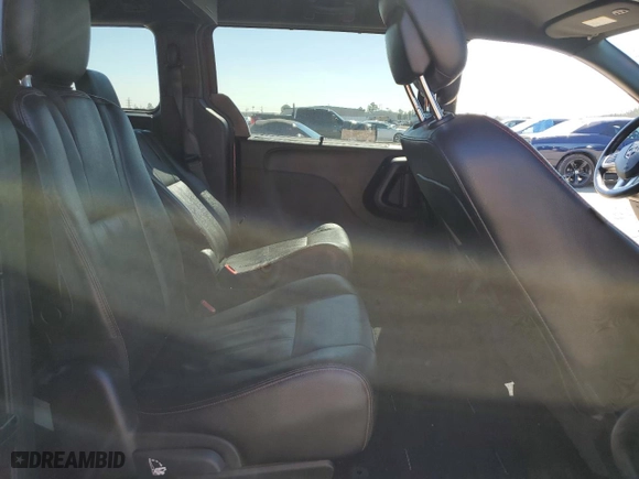 2019 Dodge Grand Caravan GT with VIN 2C4RDGEG5KR535764, listed as a Copart auction lot 46284885 with 121,525 mi miles and Salvage Title. Bid and sale history available at carsss.com. Image 11.