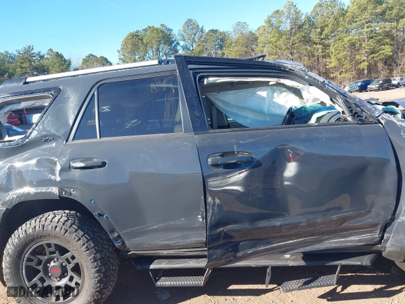 2024 Toyota 4Runner SR5 Premium with VIN JTENU5JR7R6297567, listed as a IAAI auction lot 41420540 with 1 mi miles. Bid and sale history available at carsss.com. Image 12.