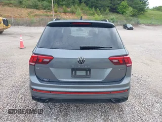 2024 Volkswagen Tiguan SE R-Line Black with VIN 3VV8B7AX1RM181025, listed as a IAAI auction lot 42131070 with 5,497 mi miles and . Bid and sale history available at DreamBid. Image 16.