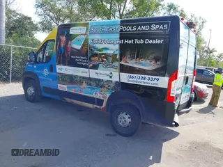 2022 Ram ProMaster Cargo z VIN 3C6LRVBG2NE119197, wystawiony jako IAAI lot #42045262 z przebiegiem 72 484 mil mil oraz . Historia ofert i sprzedaży dostępna na DreamBid. Obrazek 3.