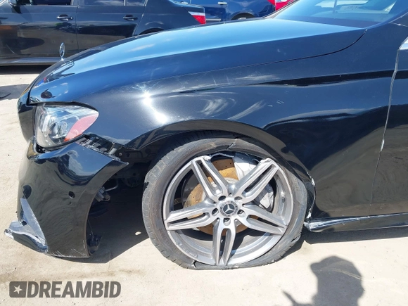 2018 Mercedes-Benz E-Class E 300 with VIN WDDZF4JB1JA320099, listed as a IAAI auction lot 41947023 with 109,868 mi miles. Bid and sale history available at carsss.com. Image 18.