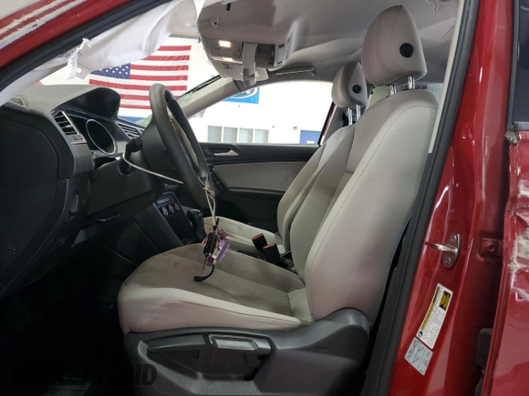 2019 Volkswagen Tiguan S with VIN 3VV0B7AX7KM135573, listed as a Copart auction lot 60122025 with 32,089 mi miles and Salvage title. Bid and sale history available at DreamBid. Image 7.