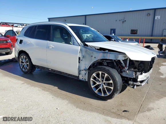 2021 BMW X5 sDrive40i with VIN 5UXCR4C01M9H47129, listed as a Copart auction lot 86374664 with 49,127 mi miles and Clean Title. Bid and sale history available at carsss.com. Image 4.