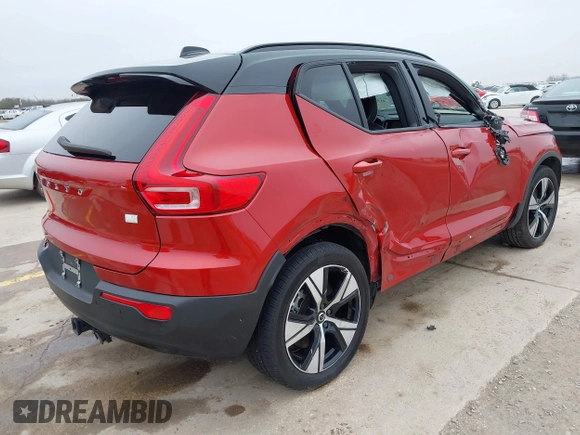 2021 Volvo XC40 with VIN YV4ED3UR7M2564563, listed as a IAAI auction lot 41578313 with 32,293 mi miles and . Bid and sale history available at carsss.com. Image 4.