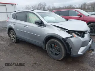 2018 Toyota RAV4 LE с VIN JTMBFREV6JJ236518, выставлен на аукционе IAAI как лот 41977497 с пробегом 55 816 миль миль и . История ставок и продаж доступна на DreamBid. Изображение 1.