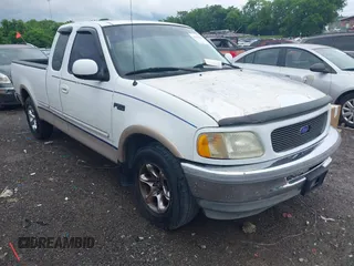 1997 Ford F-150 XL z VIN 1FTEX17L1VNB15658, wystawiony jako IAAI lot #42353422 z przebiegiem 217 975 mil mil oraz . Historia ofert i sprzedaży dostępna na DreamBid. Obrazek 1.