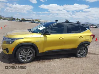 2022 Kia Seltos S z VIN KNDEUCAA4N7237298, wystawiony jako IAAI lot #42243590 z przebiegiem 49 246 mil mil oraz . Historia ofert i sprzedaży dostępna na DreamBid. Obrazek 14.