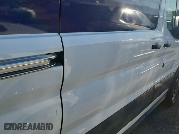 2019 Ford Transit z VIN 1FTYR2CG7KKA96911, wystawiony jako IAAI lot #42566551 z przebiegiem 207 807 mil mil oraz . Historia ofert i sprzedaży dostępna na DreamBid. Obrazek 8.