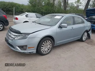 2010 Ford Fusion Hybrid z VIN 3FADP0L36AR200035, wystawiony jako IAAI lot #42145684 z przebiegiem 142 137 mil mil oraz . Historia ofert i sprzedaży dostępna na DreamBid. Obrazek 17.