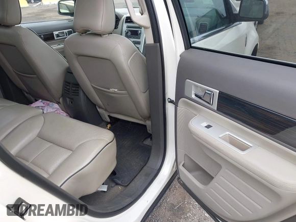 2008 Lincoln MKX with VIN 2LMDU88C18BJ33105, listed as a IAAI auction lot 42617092 with 207,787 mi miles and . Bid and sale history available at DreamBid. Image 8.