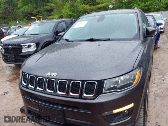 2018 Jeep Compass Latitude z VIN 3C4NJDBB0JT185244, wystawiony jako IAAI lot #42341860 z przebiegiem 64 533 mil mil oraz . Historia ofert i sprzedaży dostępna na DreamBid. Obrazek 6.